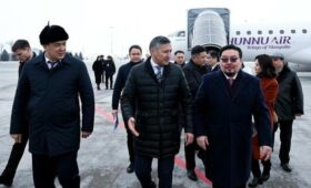 В Кыргызстан прибыл председатель Великого государственного Хурала Монголии