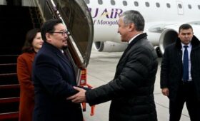 В Кыргызстан с официальным визитом прибыл председатель Великого государственного Хурала Монголии Гомбожавын Занданшатар
