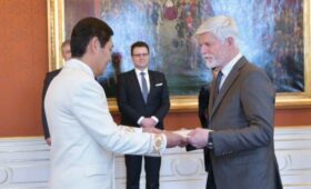 Посол Кыргызстана Толенды Макеев вручил верительные грамоты президенту Чехии Петру Павлу