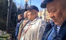 Ветераны-десантники и казаки в Бишкеке почтили память погибших в “Крокусе”