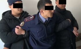 ГКНБ КР с поличным задержаны сотрудник прокуратуры и следователь МВД