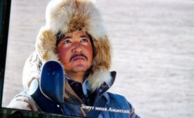 Кинорежиссер Тынай Ибрагимов подарил кыргызстанцам к Ноорузу “Внука”