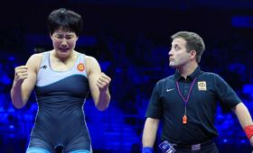 Турнир в Турции: Айпери Медет кызы вышла в полуфинал, вырвав победу у россиянки