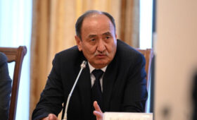 Жусупбек Коргонбай уулу просил должности на юге, – министр Бейшеналиев ответил депутату
