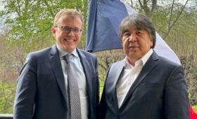 Посол Кыргызстана встретился с советником президента Франции