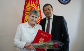 В мэрии Бишкека наградили работников системы жилищно-коммунального хозяйства