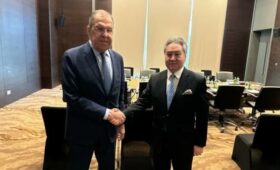 Главы МИД Кыргызстана и России провели переговоры в Турции