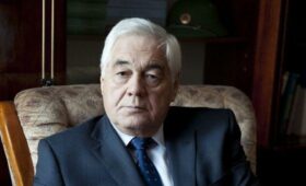 80-летие МИД. Кто возглавлял посольство Кыргызстана в Украине с 1993 года?