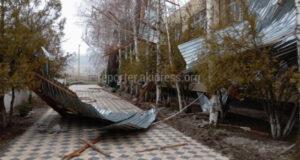 В реанимацию больницы медпомощи попали 2 человека из-за сильного ветра в Бишкеке