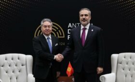 Министры иностранных дел Кыргызстана и Турции провели переговоры