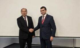 Кыргызстан и Узбекистан обсудили развитие сотрудничества в фармацевтической индустрии