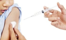 Полиомиелит может привести к параличу. Медики призывают вакцинироваться