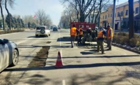 В Бишкеке  продолжается ямочный ремонт
