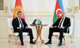 Садыр Жапаров и Ильхам Алиев провели переговоры в узком формате