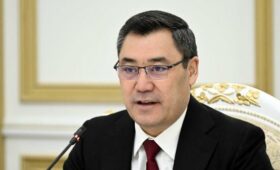 Садыр Жапаров поздравил кыргызстанцев с праздником Орозо айт