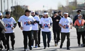 Члены Кабмина приняли участие в забеге, приуроченном ко Всемирному дню здоровья