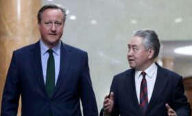 Главы МИД Кыргызстана и Великобритании провели переговоры в расширенном формате