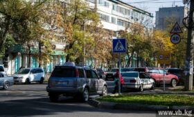 В Бишкеке за неправильную парковку 64 авто были доставлены на штрафстоянку