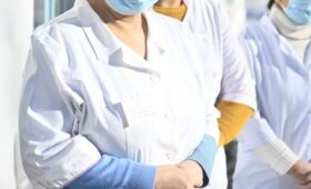 В ближайшее время в Кыргызстане будет повышена зарплата медиков, – глава Минздрава