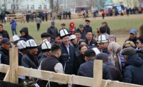 Кумтор оказал соцпомощь жителям двух районов Иссык-Кульской области