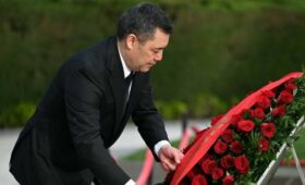 Садыр Жапаров возложил венок к могиле общенационального лидера Азербайджана Гейдара Алиева