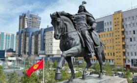 Фото — В Астане открыли памятник Манасу с участием президентов Жапарова и Токаева