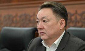 Депутат подсказал Кабмину пути решения проблемы с больницей в Кемине 