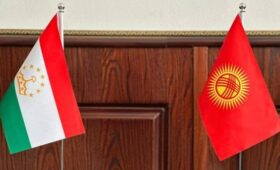 Кто был в рабочей группе делегации Кыргызстана по делимитации и демаркации кыргызско-таджикской границы, направленной с 7 по 13 апреля в Бустон для переговоров?