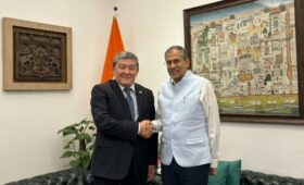 Посол Кыргызстана встретился с новым замминистра иностранных дел Индии