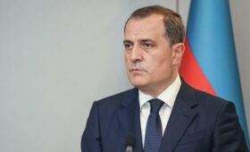 Глава МИД Азербайджана посетит Кыргызстан с официальным визитом