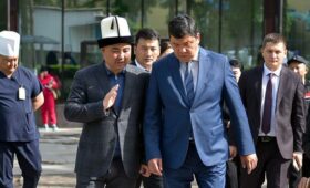 Мэр Бишкека выделил по 50 тыс. сомов детям, пострадавшим от наезда «Портера» в Сузаке