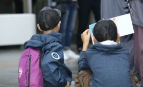 В апреле в Кыргызстан возвращены 5 детей, оставленных без попечения родителей в России