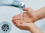 Медики рекомендуют мыть только три части тела каждый день