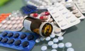 Минздрав предлагает исключить из регулирования цен лекарства, ввозимые «Кыргызфармацией»