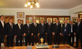 Главы спецслужб стран СНГ посетили дом-музей Чингиза Айтматова в Бишкеке