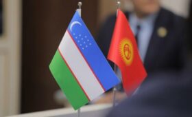 Рабочая группа делегации Кыргызстана участвует во встрече с узбекскими коллегами по вопросу границы. Фамилии