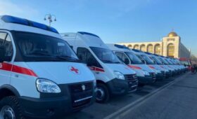 Коллектив автобазы скорой помощи в Бишкеке выступил против нового директора