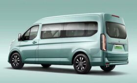 Новый Foton Toano дебютировал как традиционный дизельный фургон и электромобиль