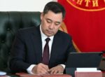 Садыр Жапаров утвердил ежегодную премию для журналистов «Мейкин»