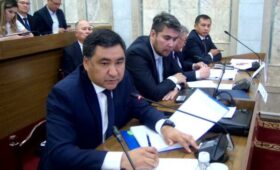 Депутат призвал министра Амангельдиева быть осторожным с рядом сидящими специалистами, «неправильно доносящих президенту информацию»