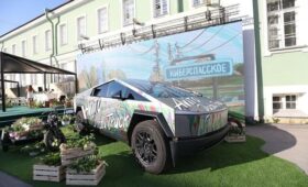 Не для хайпа, а для жизни: Авито представил свою версию Tesla Cybertruck – Avito Dacha Truck