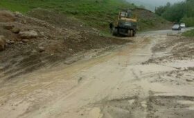 Сели снова смыли участки дорог в Ошской области