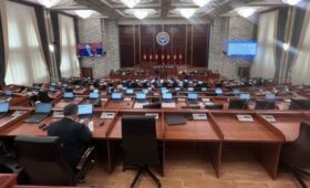 Жогорку Кенеш одобрил пакет законопроектов об административно-территориальной реформе