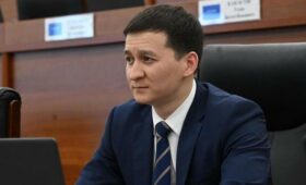 Депутат попросил провести служебное расследование по тому, что отремонтированную улицу Айдаралиева снова вскрыли