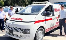 Центр общеврачебной практики Тюпского района получила машину скорой помощи