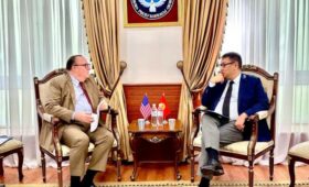 Заместитель министра иностранных дел Кыргызстана встретился с послом США
