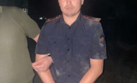 ГКНБ задержаны сотрудники УВД Ленинского района при получении взятки