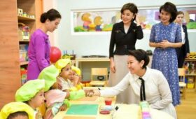Айгуль Жапарова и Зироат Мирзиёева посетили специализированный детсад для детей с особенностями развития в Ташкенте