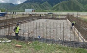 По Кыргызстану одновременно строятся более 500 соцобъектов, – глава Госстроя