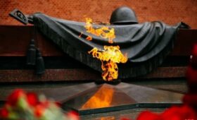 Кыргызстанцам будут оплачивать проезд до могил погибших в ВОВ родственников